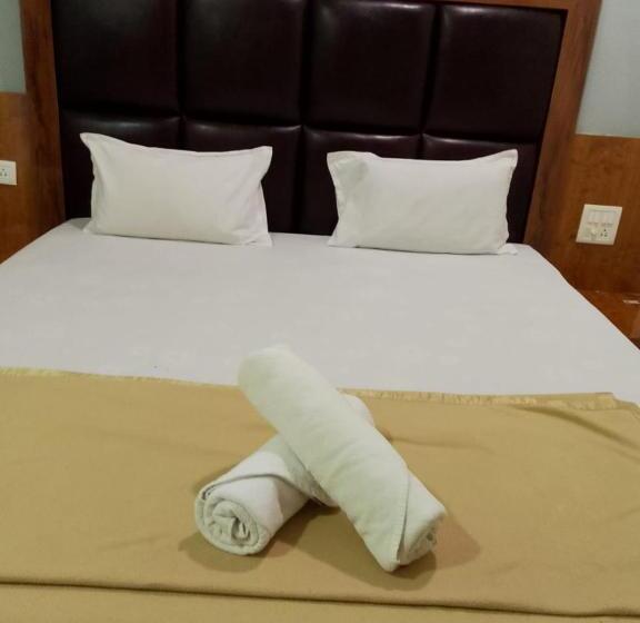 스탠다드 룸, Royal Palace Restaurant & Bar