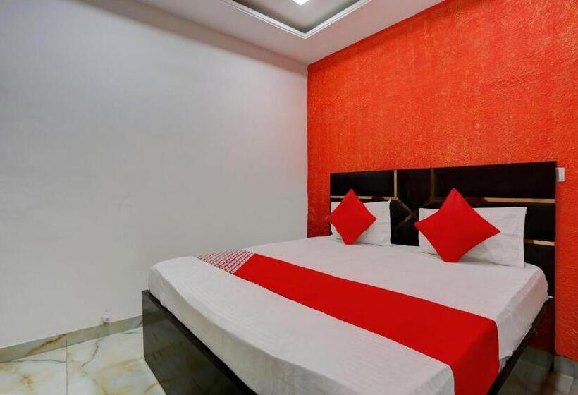 三人经典房间, Oyo Flagship Hotel Star Blue