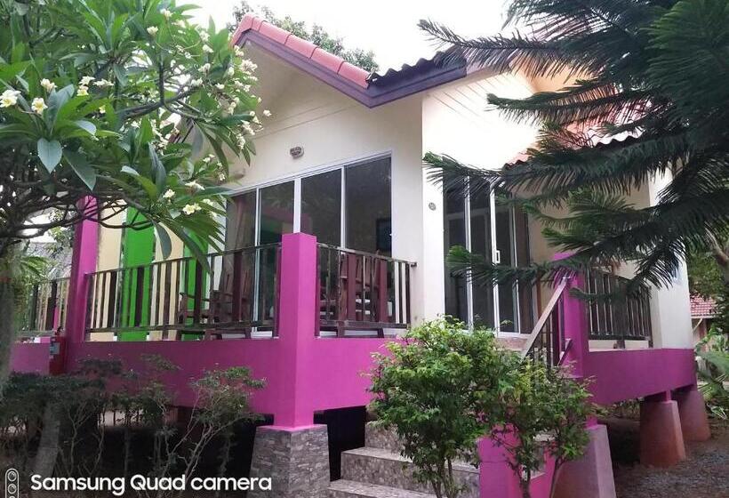 Бунгало Стандарт, Mae Somboon House