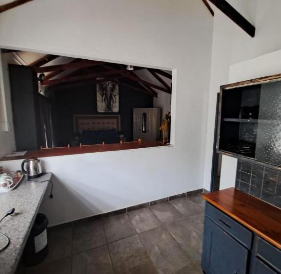 디럭스 룸, Ndlovu Guesthouse Northam