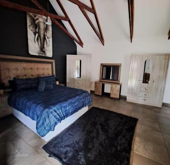 디럭스 룸, Ndlovu Guesthouse Northam
