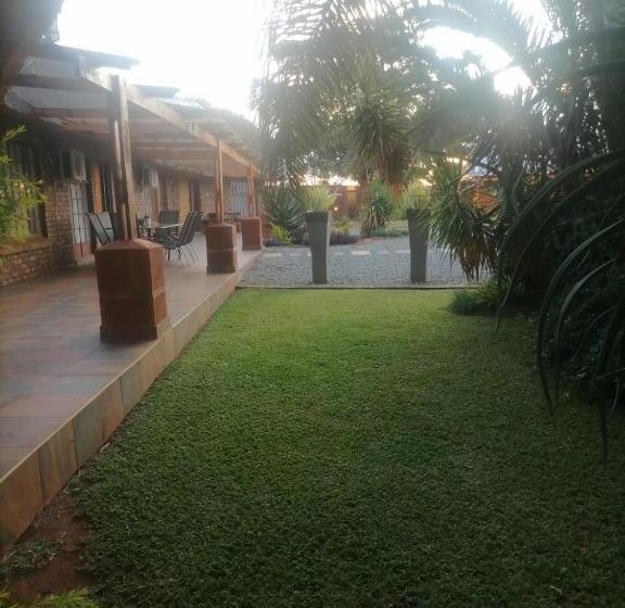 디럭스 룸, Ndlovu Guesthouse Northam