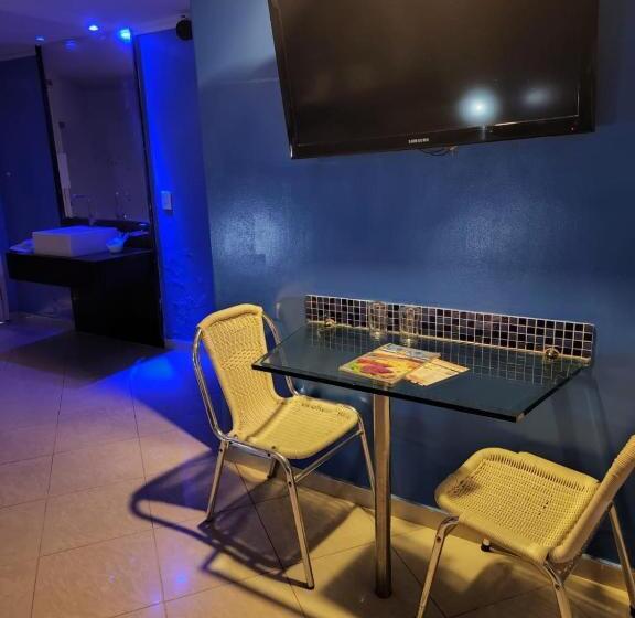 스위트, Status Motel Pe15