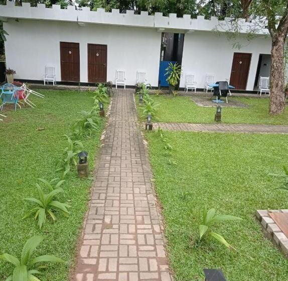 Трехместный Номер Deluxe, Leisure On Hotel Negombo