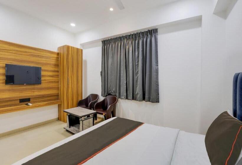 اتاق کلاسیک سه تخته, Collection O Hotel S. S. Plaza