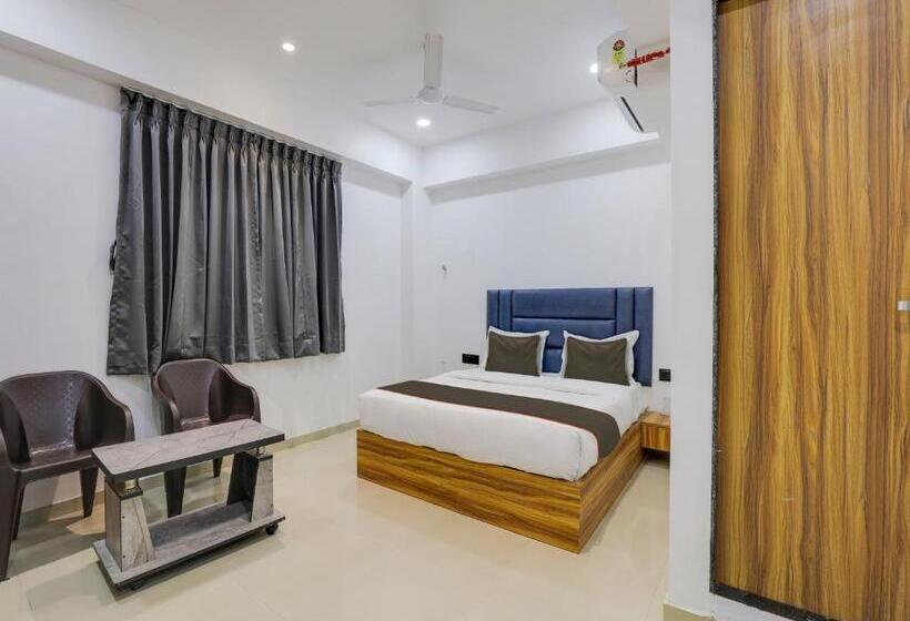 اتاق کلاسیک سه تخته, Collection O Hotel S. S. Plaza