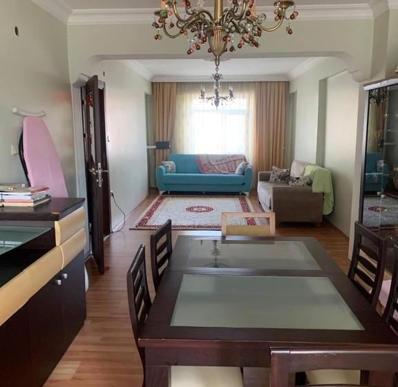 共用房间的床, Hostel In Bahcelievler