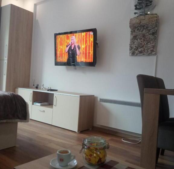 استودیوی لوکس, President Kop Apartman 106