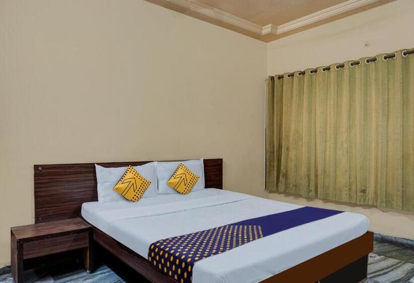 Трехместный Номер Классика, Spot On Hotel Akash Lodge