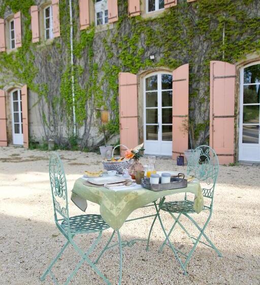 Номер Стандарт Вид на Сад, Chambre D Hôtes Insolite Lit Rond B&b Proche Avignon Orange   Château De Sienne Piscine Rivière