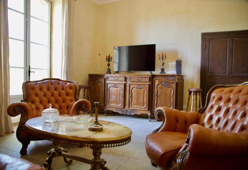 Номер Стандарт Вид на Сад, Chambre D Hôtes Insolite Lit Rond B&b Proche Avignon Orange   Château De Sienne Piscine Rivière