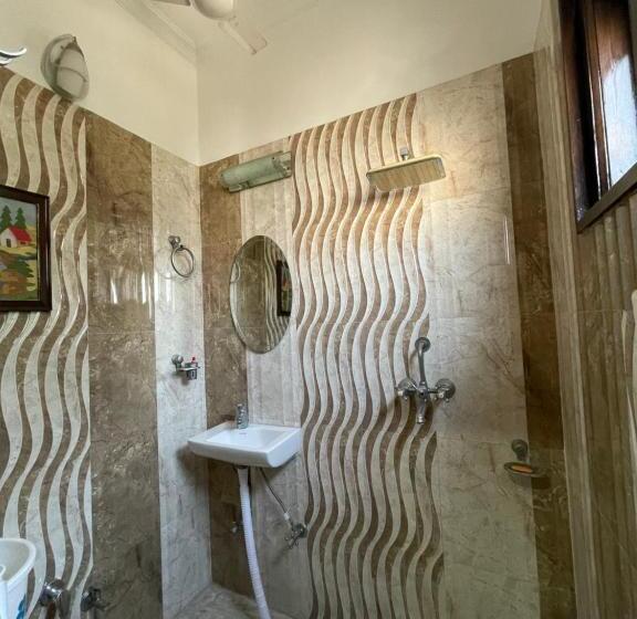 اتاق استاندارد, Pacific Grand