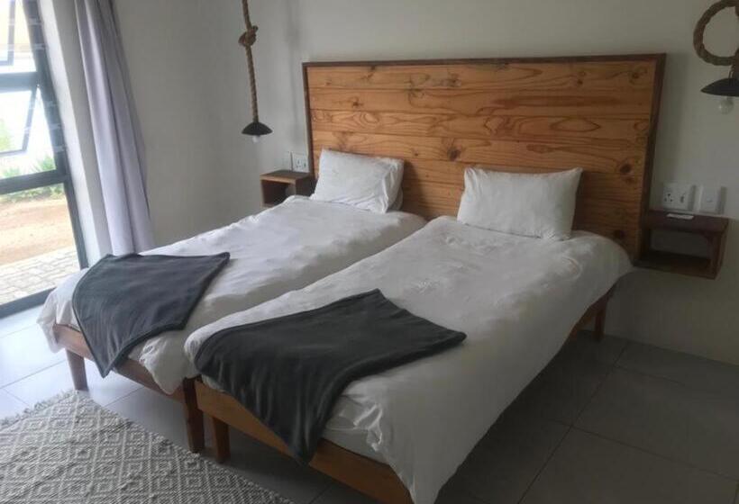 اتاق لوکس با چشم‌انداز باغ, Swakop Beach Garden Self C