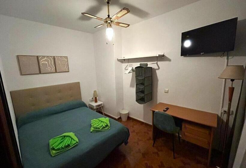 اتاق استاندارد با سرویس بهداشتی مشترک, Habitaciones Figueroa