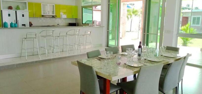 Кровать в Общей Комнате, Ocean Souls Beach House