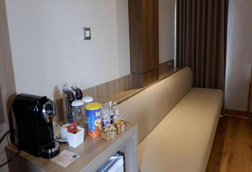 Номер Deluxe, The Margaux Hotel Yogyakarta