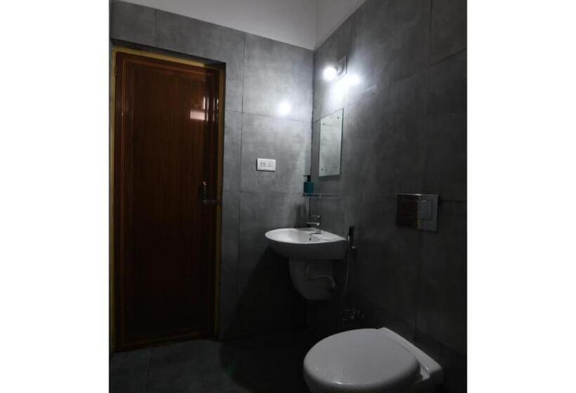 اتاق استاندارد, Emerald Inn