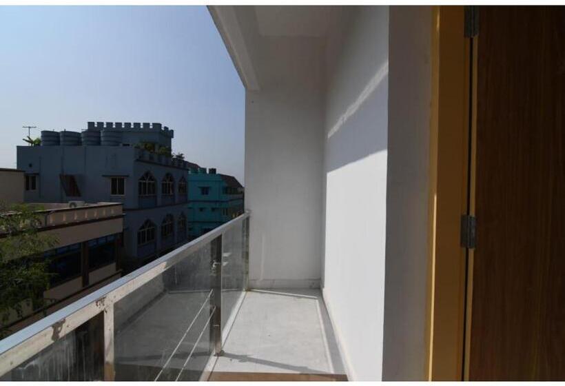 اتاق سوپریور, Emerald Inn