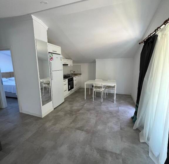 سوییت با چشم‌انداز کوه, Nar Twinn Otel