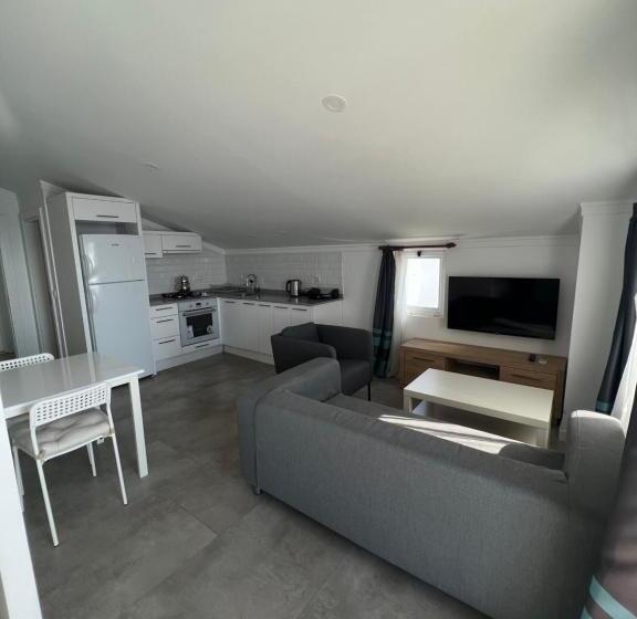 سوییت با چشم‌انداز دریا, Nar Twinn Otel