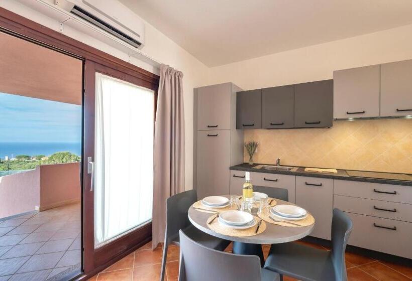 Апартаменты 1 Спальня, Residence With Swimming Pool In Isola Rossa, Just About 2 Km From The Beach La Marinedda