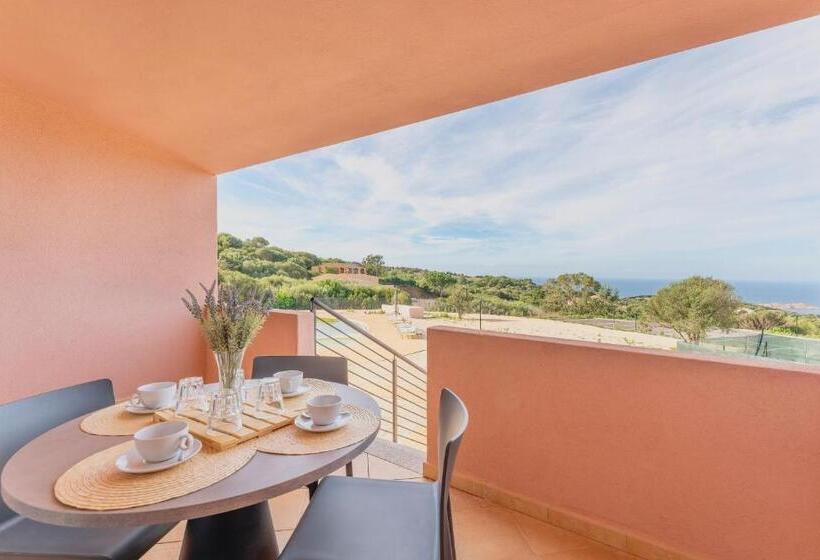 Апартаменты 1 Спальня, Residence With Swimming Pool In Isola Rossa, Just About 2 Km From The Beach La Marinedda