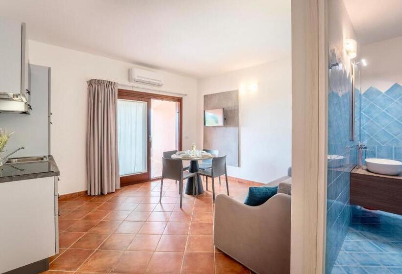 Апартаменты 1 Спальня, Residence With Swimming Pool In Isola Rossa, Just About 2 Km From The Beach La Marinedda