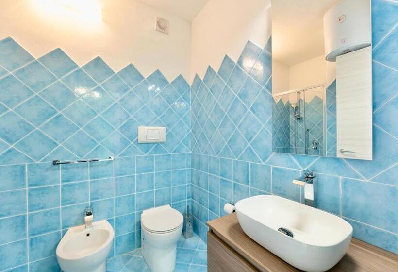 Апартаменты 1 Спальня, Residence With Swimming Pool In Isola Rossa, Just About 2 Km From The Beach La Marinedda