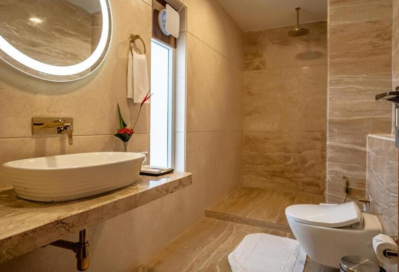 Люкс Повышенной Комфортности, Sportico Resort Bangalore