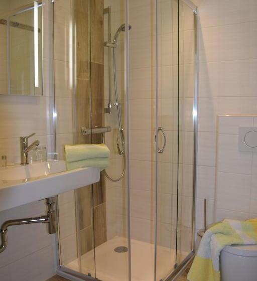 Classic room with balcony, Privatzimmer Langthaler