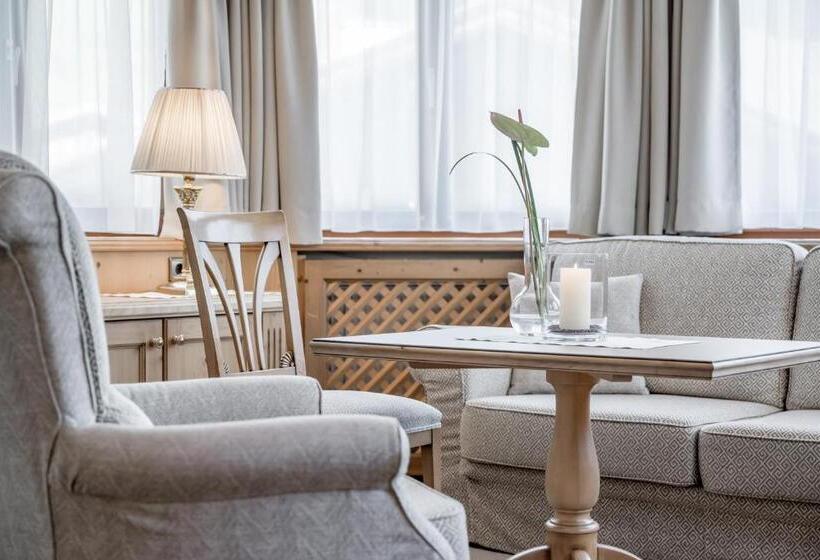 اتاق لوکس, Trofana Royal 5 Sterne Superior Resort