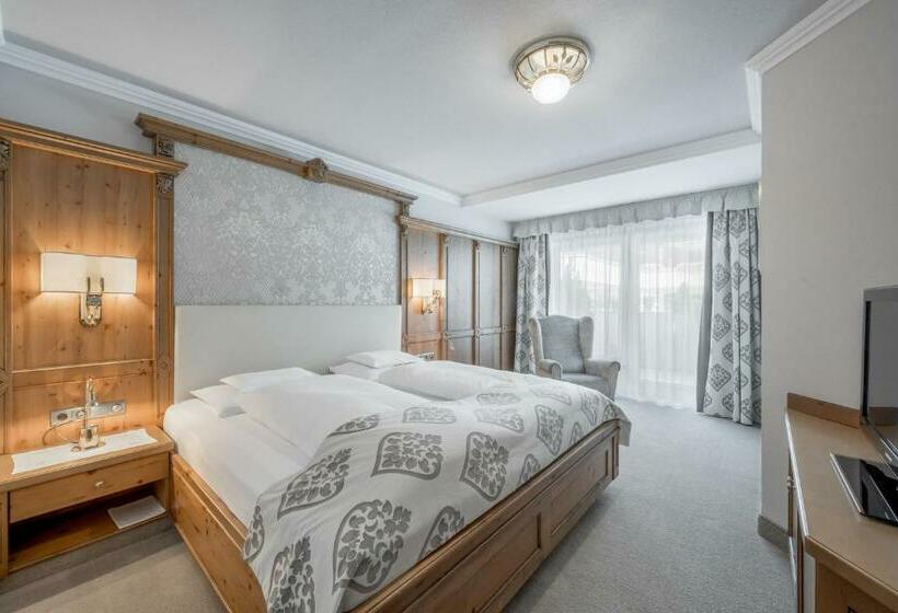 سوئیت رویال, Trofana Royal 5 Sterne Superior Resort