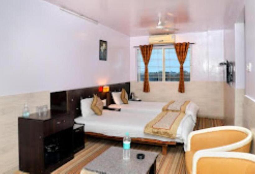 Номер Deluxe Кровать Кинг, Asian International Hotel, Sangli