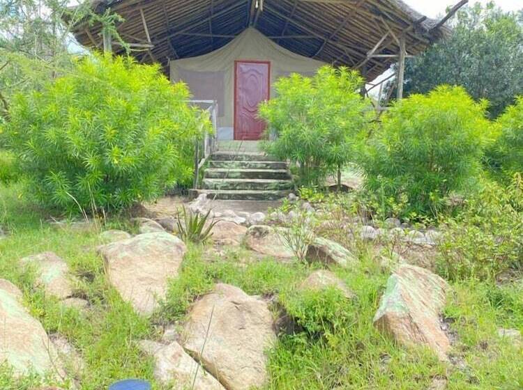 اتاق استاندارد سه نفره, Eco Mara Tented Camp