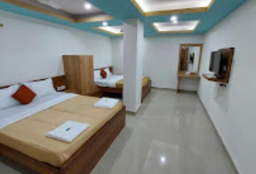 四人标准间, Z Square Bicholim Goa