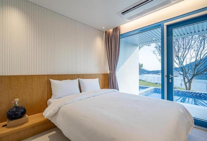 اتاق استاندارد با چشم‌انداز دریا, Yeosu Blueara Premium Pool Villa