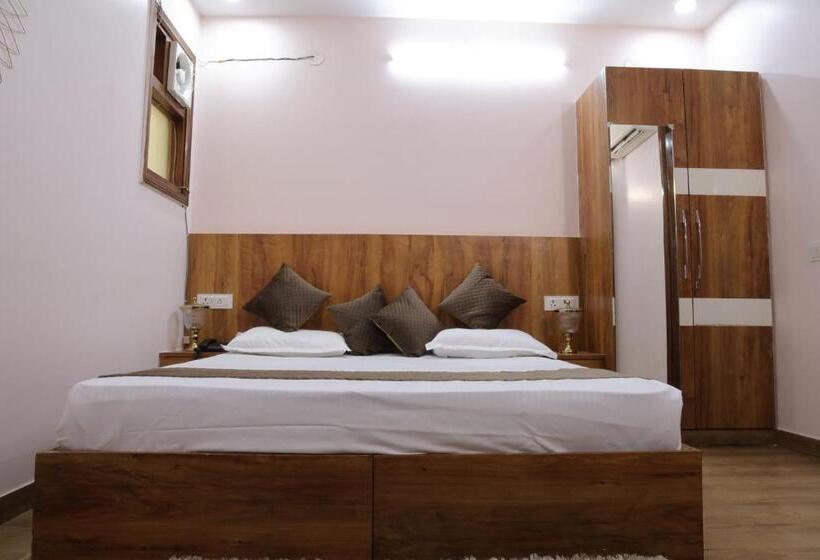 اتاق استاندارد, The Sandalwood Hotel I Sec 38 I Near Medanta Medicity Gurgaon