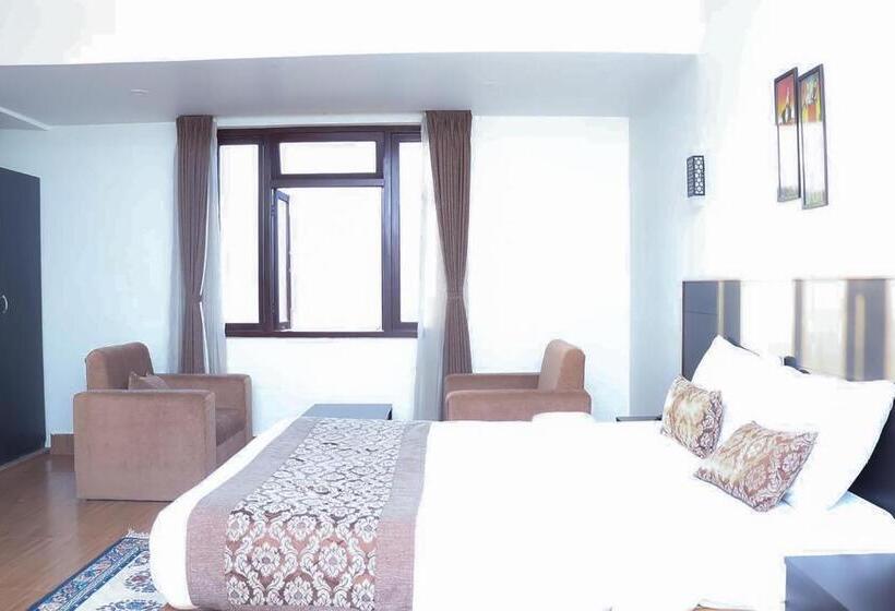 اتاق لوکس, Roomshala Bhumzang Hotel   Amazing View