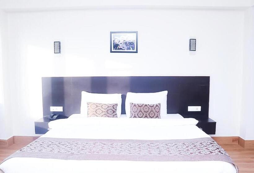 اتاق لوکس, Roomshala Bhumzang Hotel   Amazing View