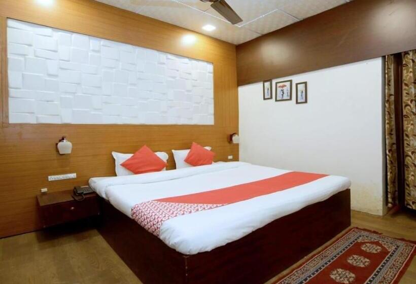 Номер Deluxe, E Square Jabalpur Mp