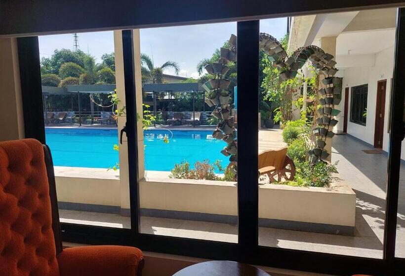 패밀리 스위트, Maclare Resort