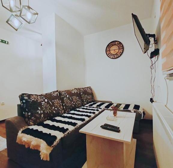 آپارتمان 1 خوابه, Apartments Planinski Raj
