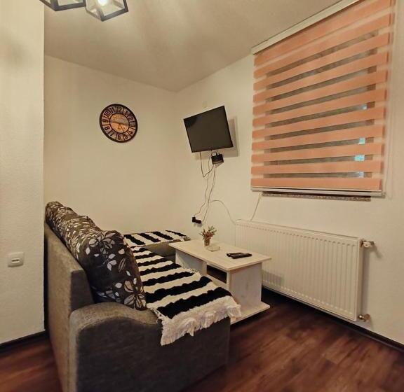 آپارتمان 1 خوابه, Apartments Planinski Raj