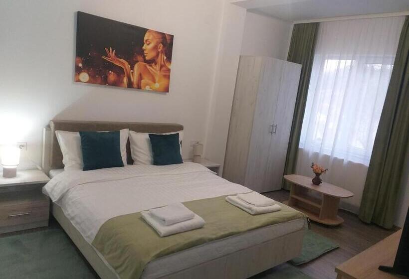 Номер Стандарт с Террасой, Luxury Runk House