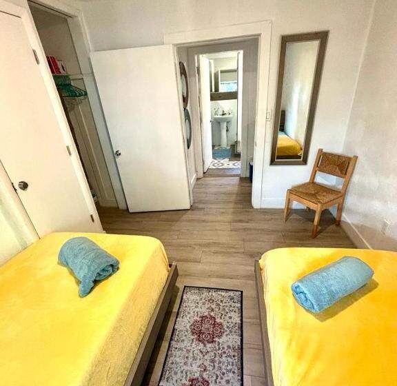 스탠다드 룸, Nice 2 Twin Bedroom   Best Central Location In Miami   Luggage Storage, Parking And Laundry For Free