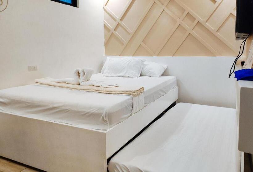 Семейный Номер, Reddoorz @ Innzz Apartel