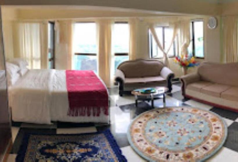 스탠다드 룸 킹사이즈 침대, Aizawl Guest House, Aizwal