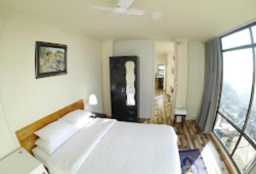 اتاق لوکس با بالکن, Aizawl Guest House, Aizwal