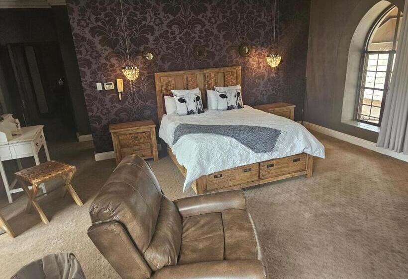 Номер Стандарт, Castle Home