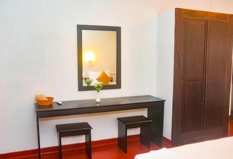 Номер Стандарт, The Beach House Hikkaduwa